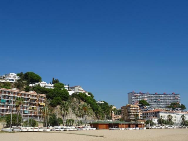 Appartamento Duplex En Frente De La Playa Al Lado De Barcelona Canet De Mar Esterno foto